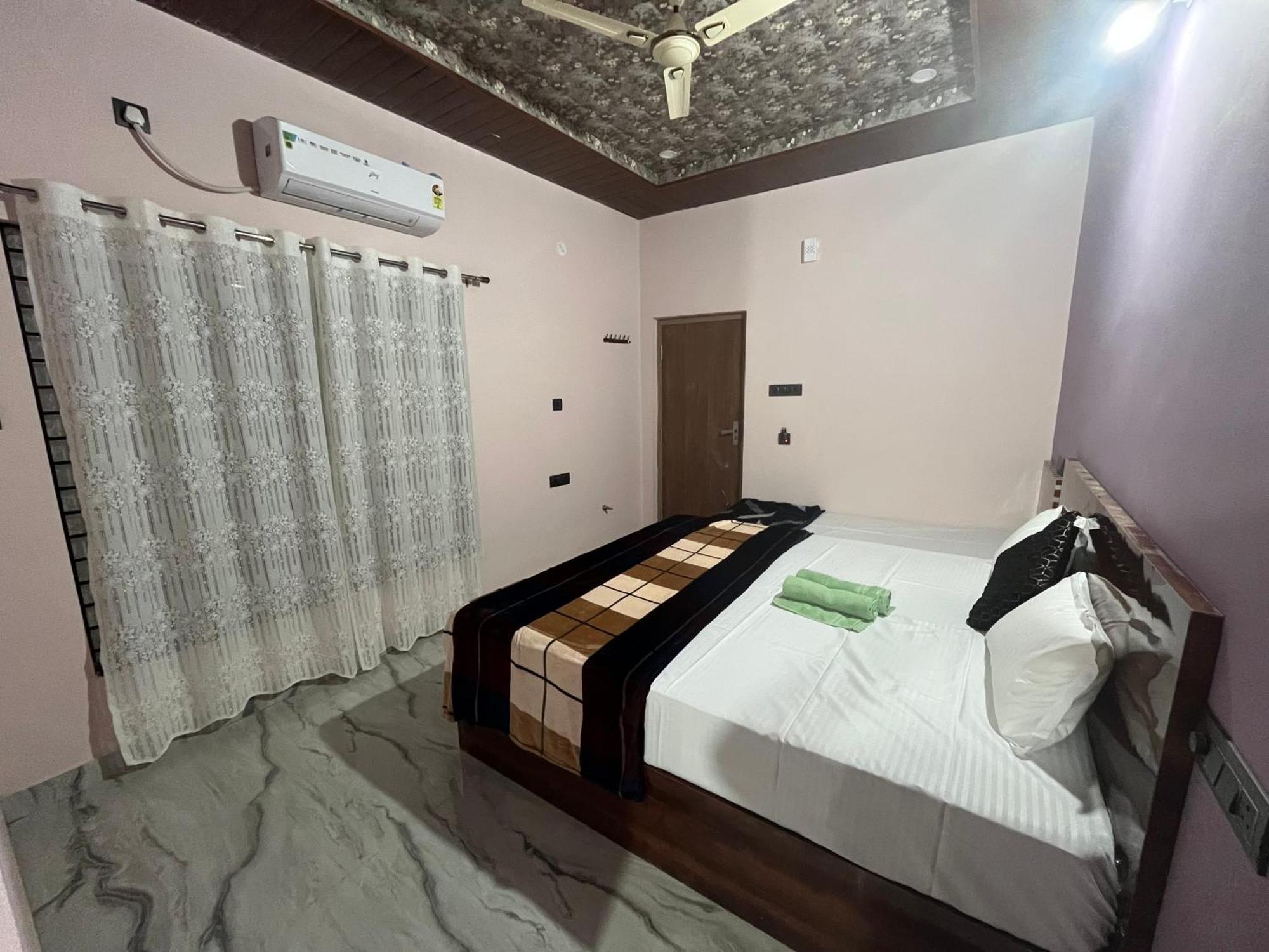 Manoj Homestay Hampi Bagian luar foto